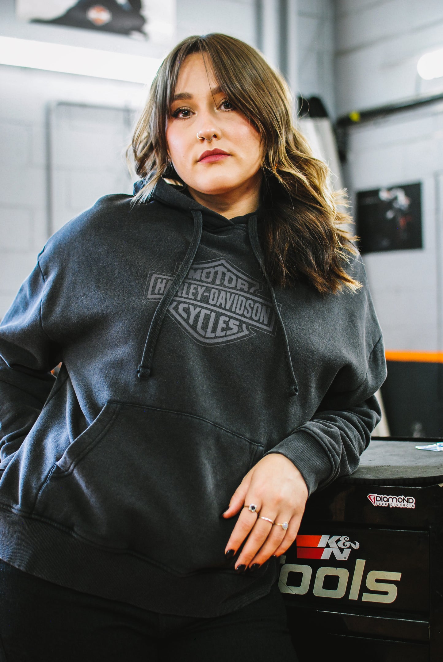 Women's Oversized Washed Bar & Shield Hoodie Black