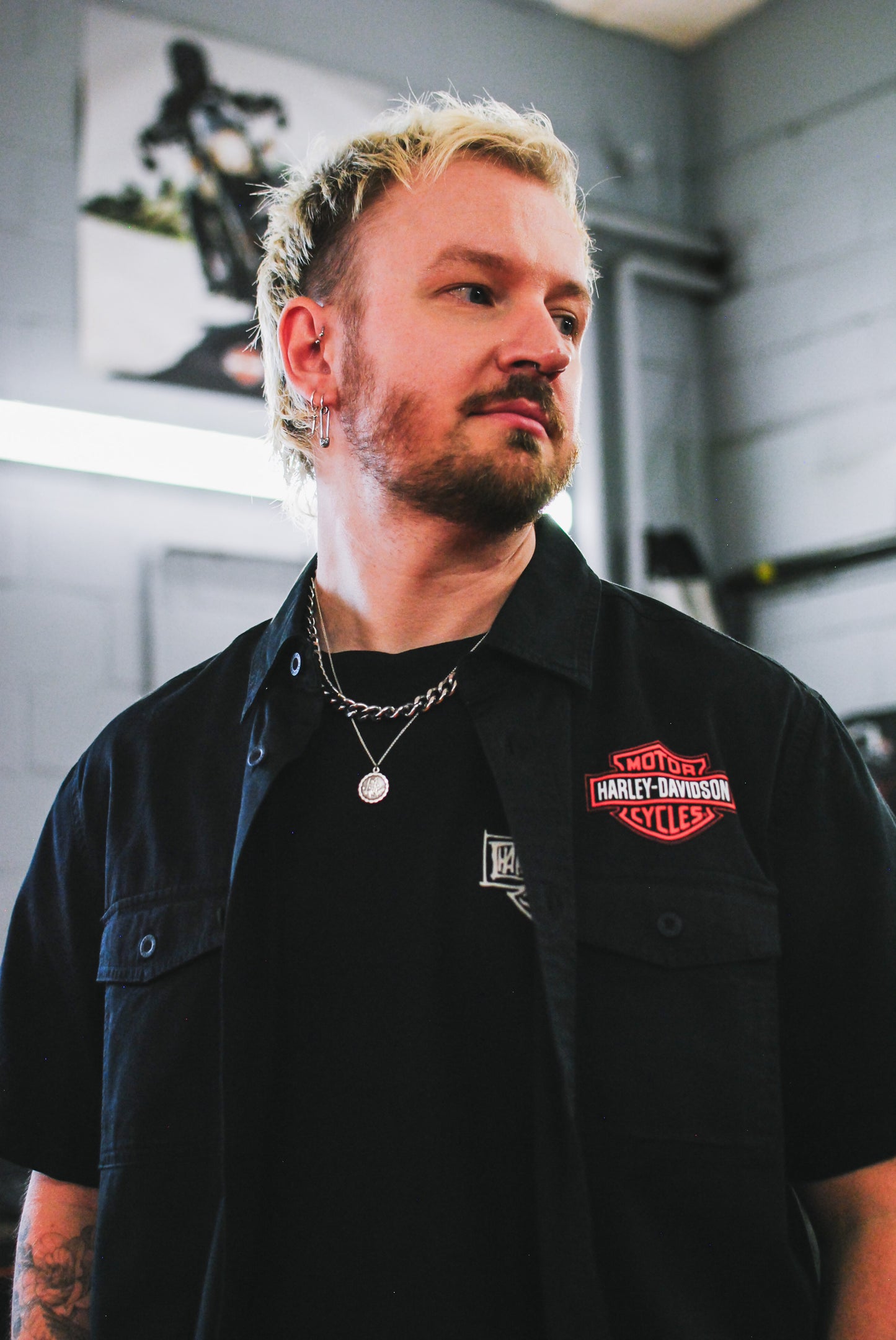 Men's Bar & Shield Shirt