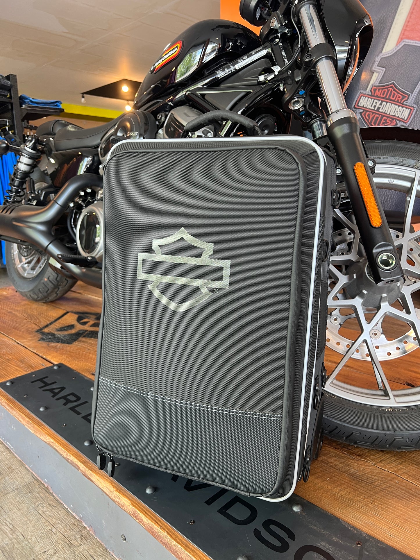 Onyx Premium Luggage Fly and Ride Bag