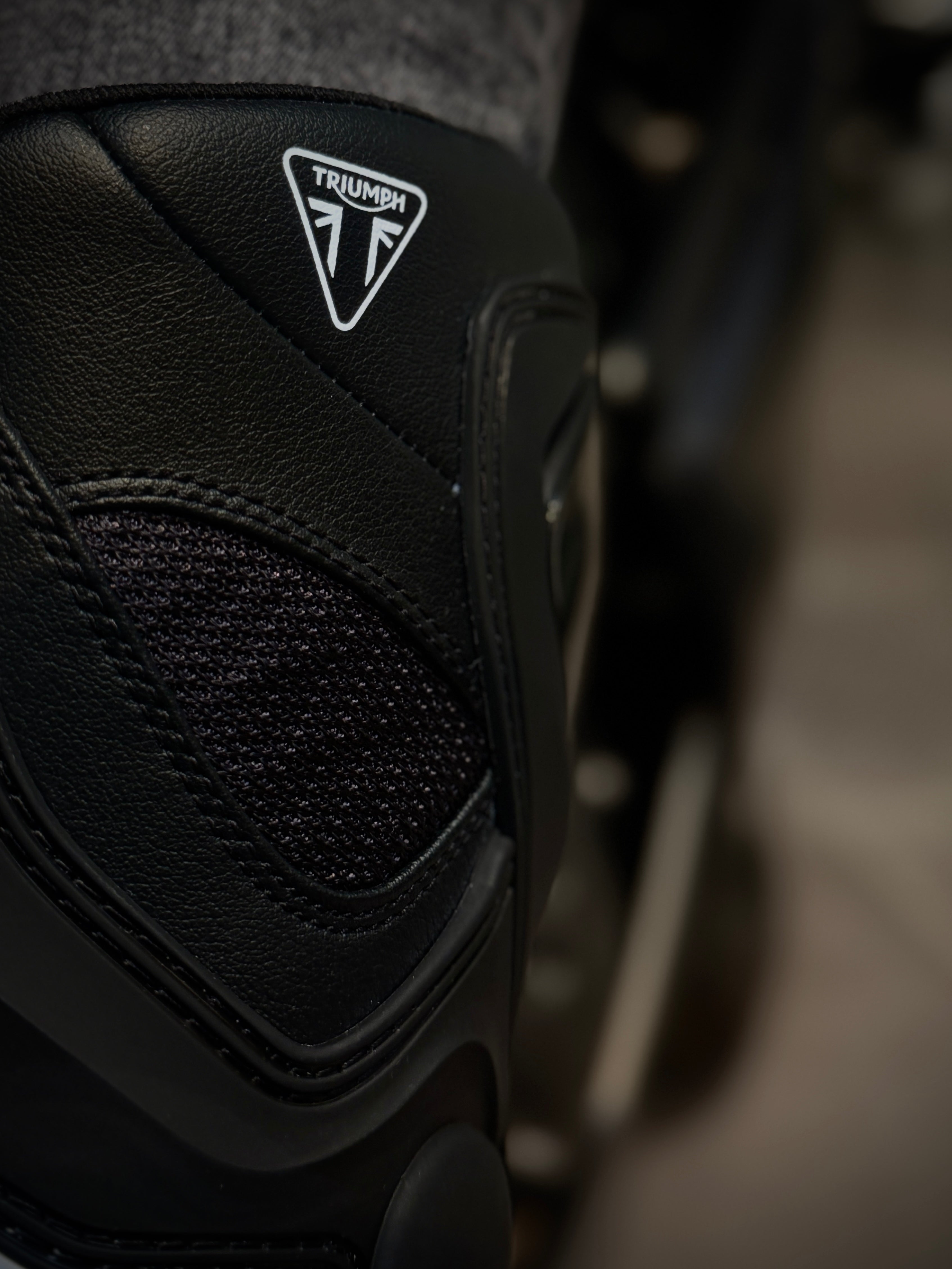 Triumph Alpinestars Smx-6 V2 Boots (MBTA22803-12)