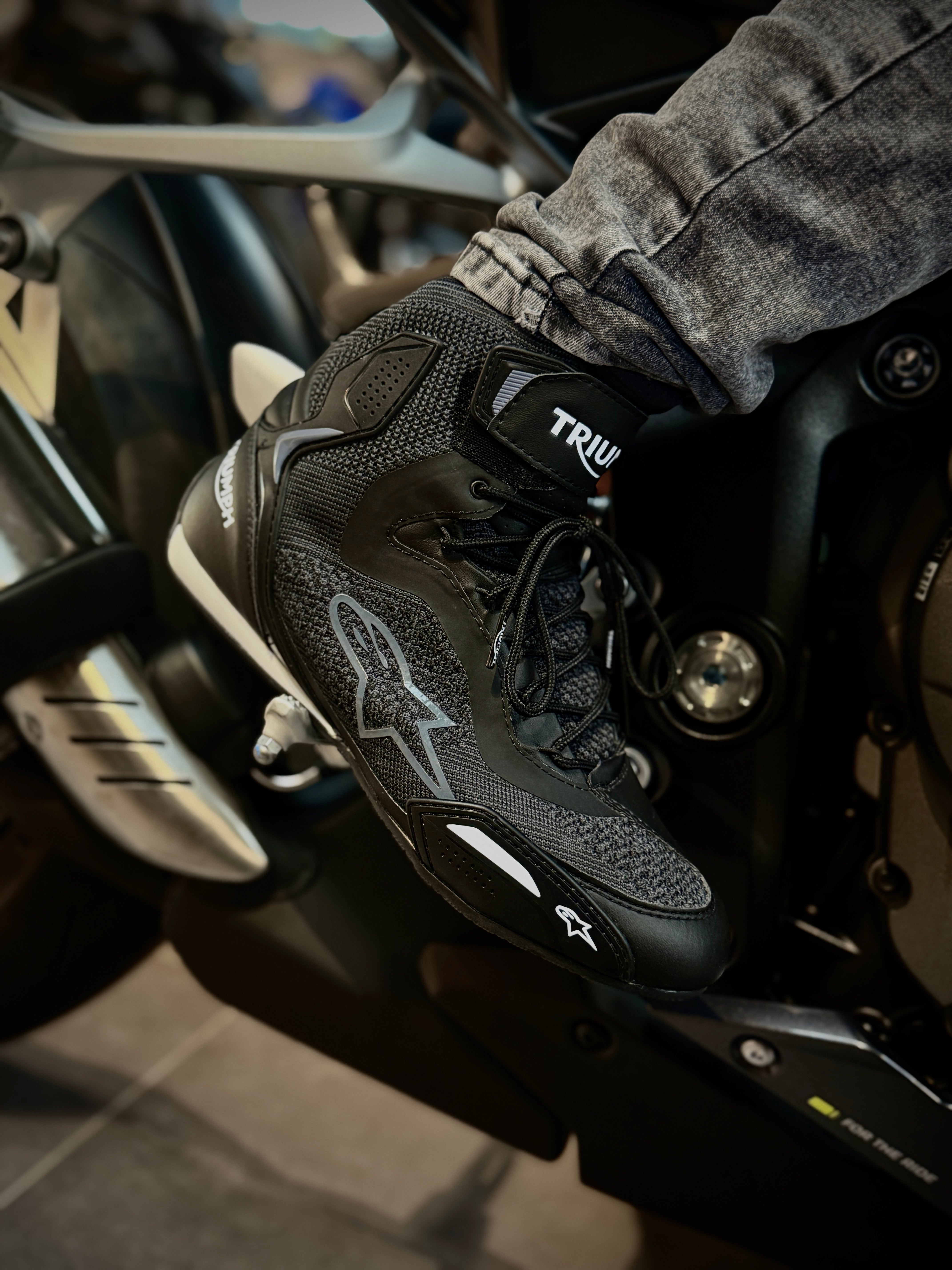 Triumph Alpinestars Faster-3 Rideknit Short Boots (MBTA22804-9)